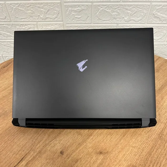 Ігровий ноутбук Б-клас Gigabyte Aorus 15P XD / 15.6" (1920x1080) IPS / Intel Core i7-11800H (8 (16) ядер по 2.3 - 4.6 GHz) / 32 GB DDR4 / 1000 GB SSD / nVidia GeForce RTX 3070, 8 GB GDDR6, 256-bit / WebCam б/в - зображення 3