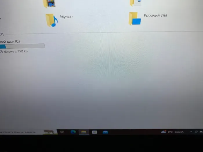 Ультрабук Б-клас Lenovo ThinkPad T470 / 14" (1920x1080) IPS / Intel Core i5-6300U (2 (4) ядра 2.4 - 3.0 GHz) / 8 GB DDR4 / 128 GB SSD / Intel HD Graphics 520 / WebCam / Fingerprint б/в - зображення 4
