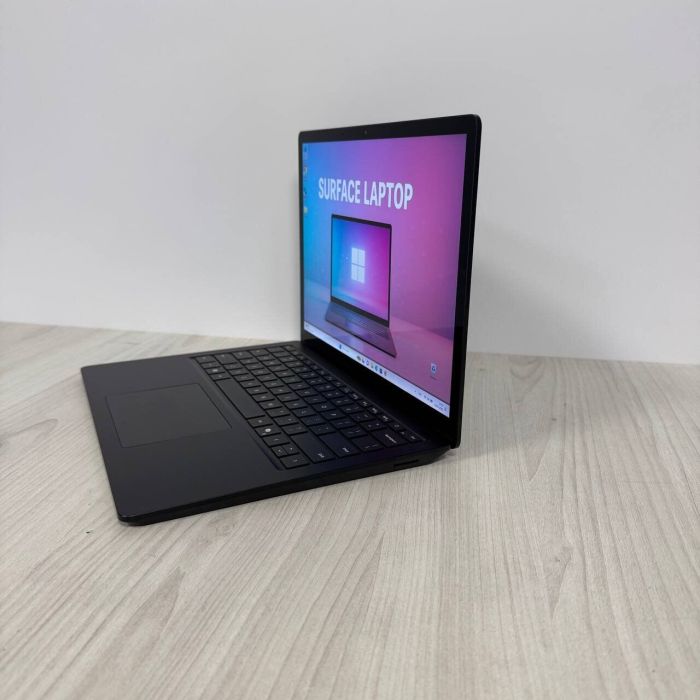 Ультрабук Microsoft Surface Laptop 6 / 13.5" (2256x1504) IPS Touch / Intel Core Ultra 7 165H (16 (22) ядер по 3.8 - 5.0 GHz) / 16 GB DDR5 / 512 GB SSD NVMe / Intel Arc Graphics / WebCam б/в - зображення 5