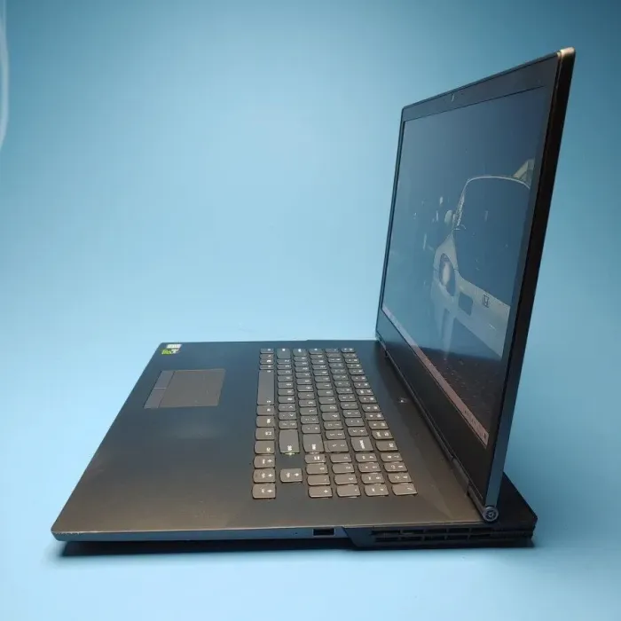 Ігровий ноутбук Б-клас Lenovo Legion Y730-17ICH / 17.3" (1920x1080) IPS / Intel Core i5-8300H (4 (8) ядра по 2.3 - 4.0 GHz) / 16 GB DDR4 / 1000 GB SSD / nVidia GeForce GTX 1050 Ti, 4 GB GDDR5, 128-bit / WebCam / Win 10 Home б/в - зображення 4