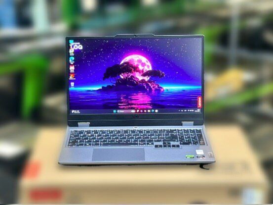 Ігровий ноутбук Lenovo LOQ 15ARP9 / 15.6" (1920x1080) IPS / AMD Ryzen 7 7435HS (8 (16) ядер по 3.1 - 4.5 GHz) / 24 GB DDR5 / 1000 GB SSD M.2 / nVidia GeForce RTX 4070, 8 GB GDDR6, 128-bit / WebCam / Win 11 Home б/в - зображення 2