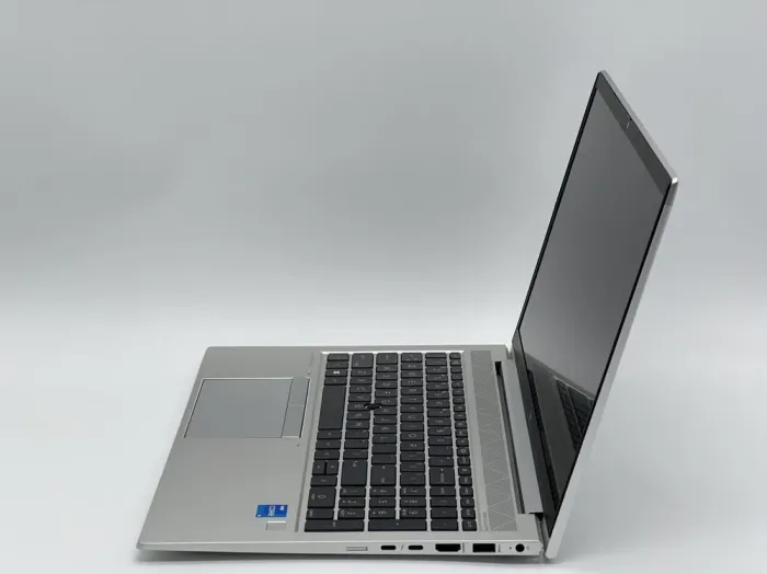 Ультрабук HP EliteBook 850 G8 / 15.6" (1920x1080) IPS / Intel Core i5-1135G7 (4 (8) ядра по 4.2 GHz) / 16 GB DDR4 / 240 GB SSD / Intel Iris Xe Graphics / WebCam б/в - зображення 4