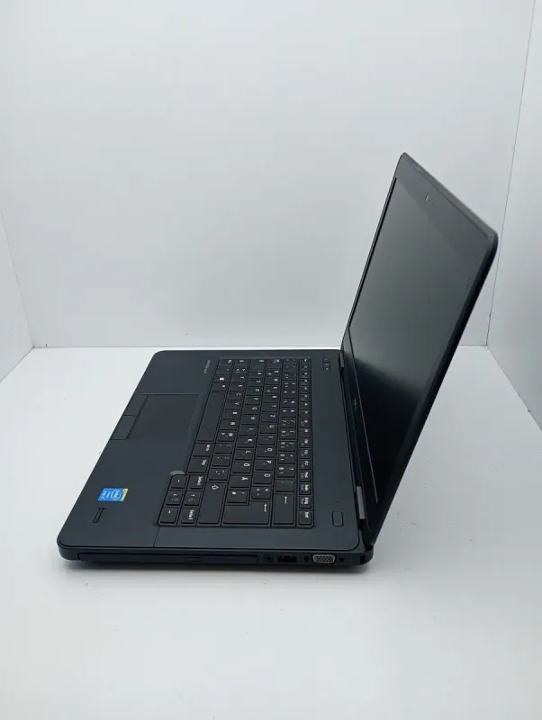 Ноутбук Dell Latitude E5440 / 14" (1366x768) TN / Intel Core i5-4300U (2 (4) ядра по 1.9 - 2.9 GHz) / 8 GB DDR3 / 320 GB HDD / Intel HD Graphics 4400 / WebCam б/в - зображення 4
