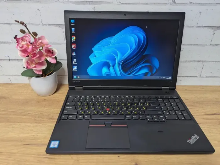 Ноутбук Lenovo ThinkPad L560 / 15.6" (1366x768) TN / Intel Core i5-6200U (2 (4) ядра по 2.3 - 2.8 GHz) / 8 GB DDR3 / 128 GB SSD / Intel HD Graphics 520 / WebCam / DVD-ROM б/в - зображення 2