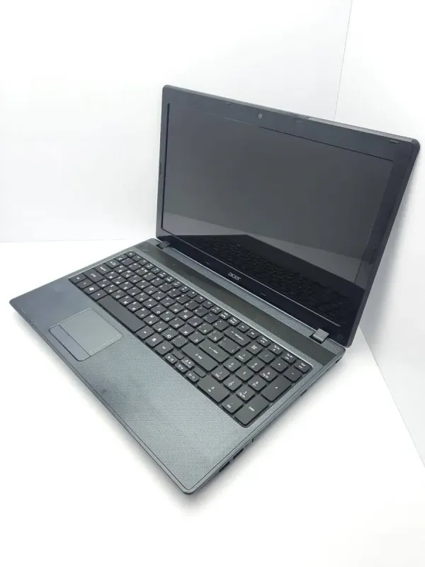 Ноутбук Б-клас Acer Aspire 5733Z/ 15.6" (1366x768) TN / Intel Core i3-330M (2 (4) ядра по 2.13 GHz) / 4 GB DDR3 / 500 GB HDD / Intel HD Graphics / WebCam б/в - зображення 4