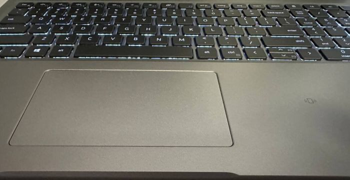 Ультрабук Б-клас Dell Latitude 5520 / 15,6" (1920x1080) IPS / Intel Core i7-1185G7 (4 (8) ядра по 3,0 - 4,8 ГГц) / 16 ГБ DDR4 / 512 ГБ SSD / Intel Iris Xe Graphics / WebCam б/в - зображення 10