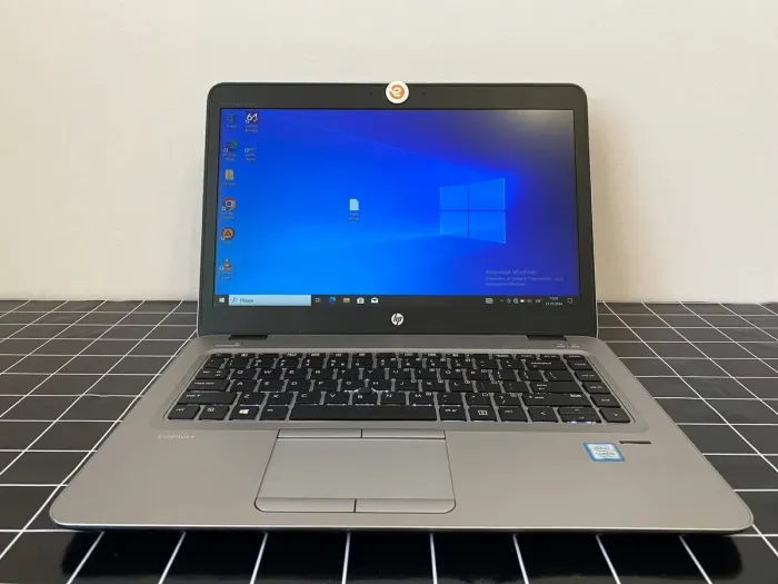 Ультрабук HP EliteBook 840 G4 / 14" (1366x768) TN / Intel Core i5-7200U (2 (4) ядра по 2.5 - 3.1 GHz) / 8 GB DDR4 / 256 GB SSD M.2 / Intel HD Graphics 620 / WebCam / DisplayPort б/в - зображення 2