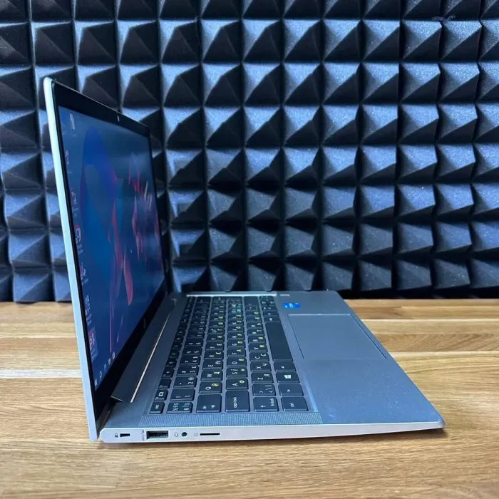 Ультрабук Б-клас HP ProBook 430 G8 / 13.3" (1366x768) TN / Intel Core i3-1115G4 (2 (4) ядра по 4.1 GHz) / 16 GB DDR4 / 256 GB SSD / Intel UHD Graphics / WebCam б/в - зображення 3