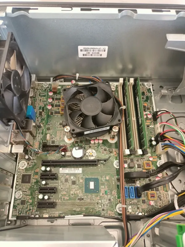 Комп'ютер HP ProDesk 600 G2 Tower / Intel Pentium G4520 (2 ядра по 3.6 GHz) / 8 GB DDR4 / 128 GB SSD / Intel HD Graphics 530 / 280W / VGA б/в - зображення 6