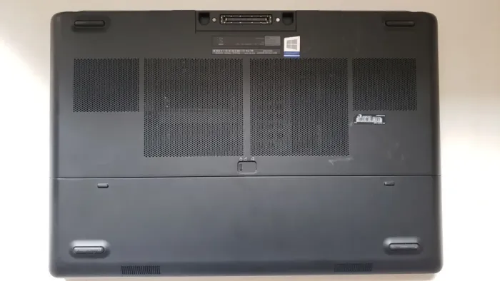 Мобільна робоча станція Dell Precision 7720 / 17.3" (1920x1080) IPS / Intel Core i7-6920HQ (4 (8) ядра по 2.9 - 3.8 GHz) / 16 GB DDR4 / 256 GB SSD M.2 + 500 GB HDD / AMD Radeon Pro WX 4130, 2 GB GDDR5, 128-bit / WebCam / Win 10 Pro б/в - зображення 8