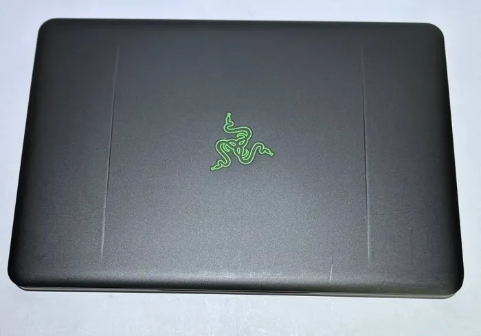 Ігровий ноутбук Б-клас Razer Blade 14 / 14" (1920x1080) IPS / Intel Core i7-7700HQ (4 (8) ядра по 2.8 - 3.8 GHz) / 16 GB DDR4 / 256 GB SSD / nVidia GeForce GTX 1060, 6 GB GDDR5, 192-bit / WebCam / Win 11 Home б/в - зображення 6