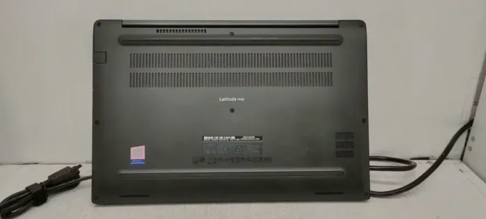 Ультрабук Dell Latitude 7490 / 14" (1920x1080) TN / Intel Core i5-8250U (4 (8) ядра по 1.6 - 3.4 GHz) / 16 GB DDR4 / 256 GB SSD / Intel UHD Graphics 620 / WebCam / LTE б/в - зображення 7