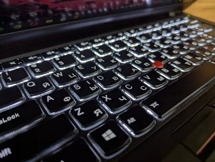 Ультрабук Lenovo ThinkPad T450s / 14" (1920x1080) IPS / Intel Core i7-5600U (2 (4) ядра по 2.6 - 3.2 GHz) / 8 GB DDR3 / 240 GB SSD / Intel HD Graphics 5500 / WebCam / Fingerprint / Windows 10 б/в - зображення 6