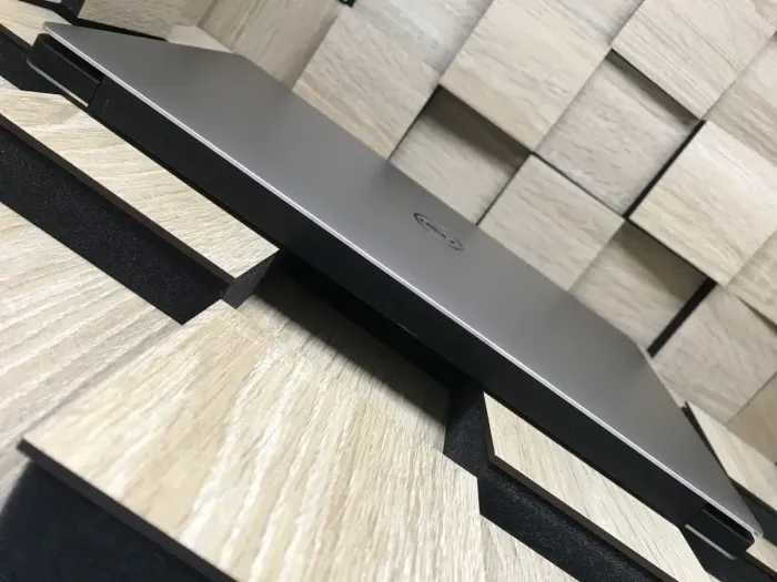 Мобільна робоча станція Б-клас Dell Precision 5520 / 15.6" (1920x1080) IPS / Intel Core i7-7820HQ (4 (8) ядра по 2.9 - 3.9 GHz) / 8 GB DDR4 / 256 GB SSD M.2 / nVidia Quadro M1200, 4 GB GDDR5, 128-bit / WebCam / Windows 11 б/в - зображення 7