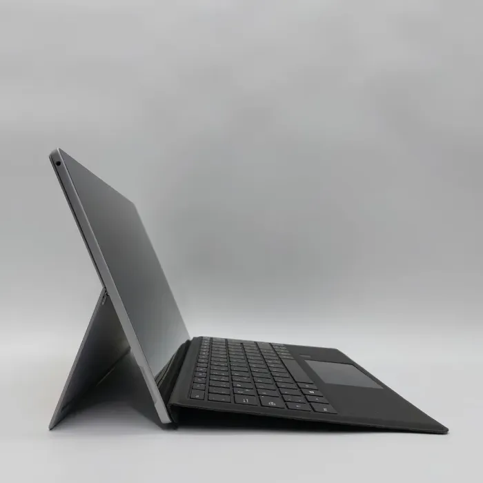 Нетбук Microsoft Surface Pro 4 / 12.3" (2736х1824) IPS Touch / Intel Core i5-7300U (2 (4) ядра по 2.6 - 3.5 GHz) / 8 GB DDR3 / 256 GB SSD / Intel HD Graphics 620 / WebCam б/в - зображення 5