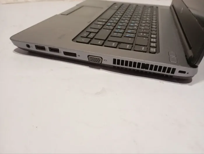 Ноутбук Б-клас HP ProBook 640 G1 / 14" (1366x768) TN / Intel Core i5-4210M (2 (4) ядра по 2.6 - 3.2 GHz) / 8 GB DDR3 / 128 GB SSD / Intel HD Graphic 4600 / WebCam + USB-флешка 64 GB б/в - зображення 6
