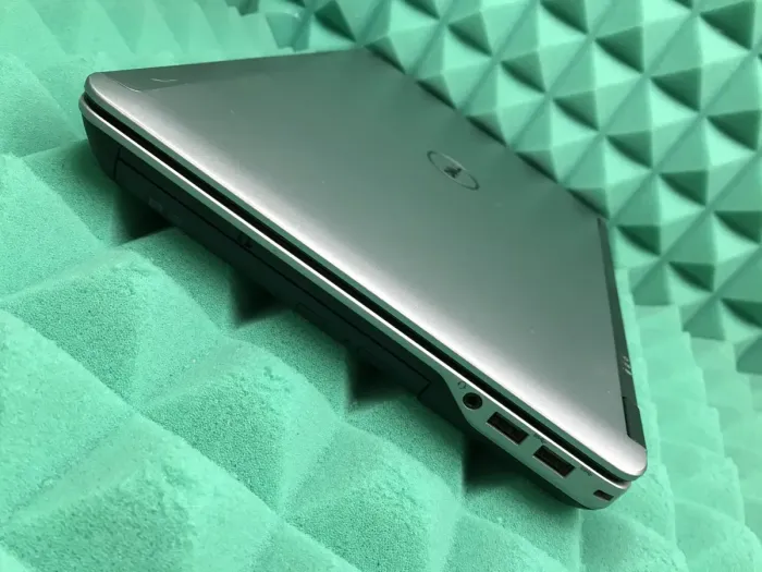 Ноутбук Dell Latitude E6440 / 14" (1920x1080) IPS / Intel Core i5-4310M (2 (4) ядра по 2.7 - 3.4 GHz) / 8 GB DDR3 / 256 GB SSD / Intel HD Graphics 4600 / WebCam / Windows 10 б/в - зображення 8