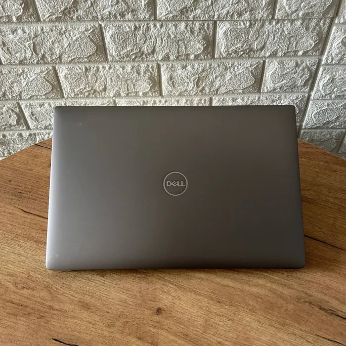 Мобільна робоча станція Dell Precision 5540 / 15.6" (1920x1080) IPS / Intel Core i7-9850H (6 (12) ядер по 2.6 - 4.6 GHz) / 16 GB DDR4 / 256 GB SSD / nVidia Quadro T1000, 4 GB GDDR5, 128-bit / WebCam б/в - зображення 3