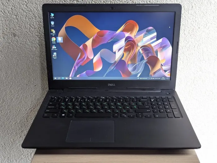 Ноутбук Б-клас Dell Latitude 3590 / 15.6" (1920x1080) TN / Intel Core i5-8250U (4 (8) ядра по 1.6 - 3.4 GHz) / 12 GB DDR4 / 128 GB SSD + 1000 GB HDD / Intel UHD Graphics 620 / WebCam б/в - зображення 2