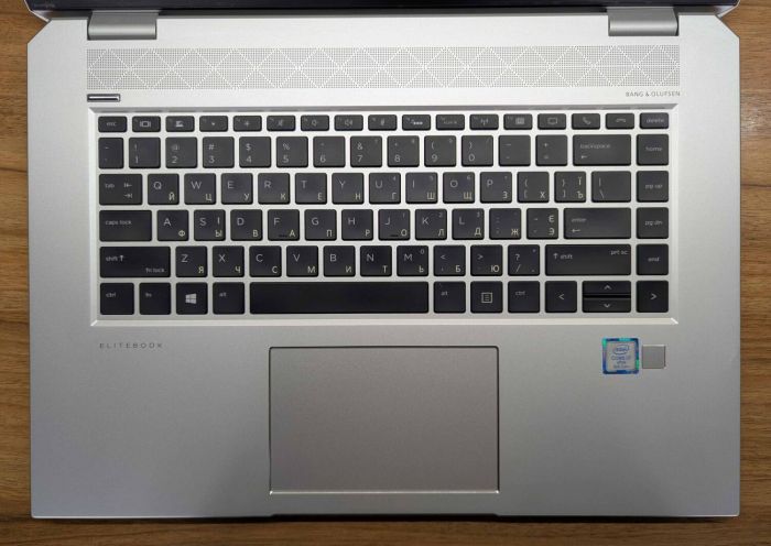Ігровий ноутбук HP EliteBook 1050 G1 / 15,6" (1920x1080) IPS / Intel Core i7-8850H (6 (12) ядер по 2,6 - 4,3 ГГц) / 32 ГБ DDR4 / 512 ГБ SSD / nVidia GeForce GTX 1050, 4 ГБ GDDR5, 128-біт / Веб-камера / Сканер відбитків пальців / Windows 10 б/в - зображення 3