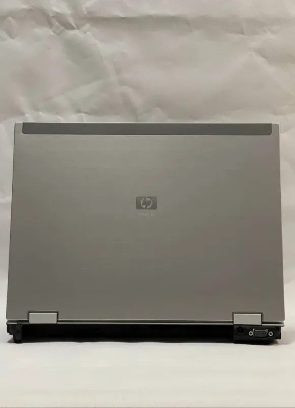 Ноутбук HP EliteBook 8530p / 15.4" (1280x800) TN / Intel Core 2 Duo P8400 (2 ядра по 2.26 GHz) / 4 GB DDR2 / 320 GB HDD / AMD Radeon HD 3650, 256 MB GDDR3, 128-bit / DVD-ROM / Без АКБ б/в - зображення 6