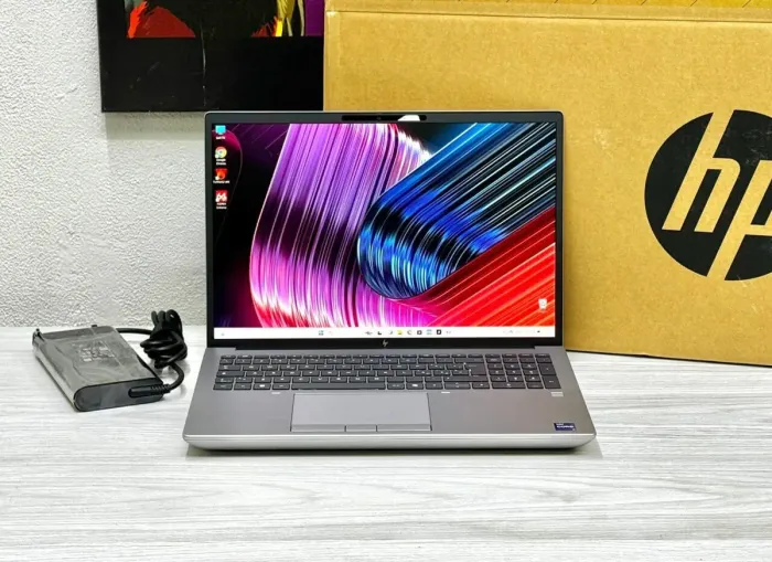 Мобільна робоча станція HP ZBook Firefly 16 G11 / 16" (3840x2400) IPS / Intel Core i9-14900HX (24 (32) ядра по 1.6 - 5.8 GHz) / 32 GB DDR5 / 1000 GB SSD M.2 / nVidia RTX 3500 Ada Generation, 12 GB GDDR6, 192-bit / WebCam / Win 11 Pro - зображення 2