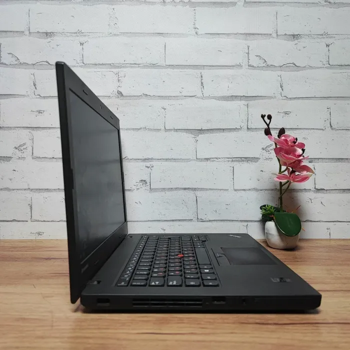 Ноутбук Б-клас Lenovo ThinkPad L450 / 14" (1366x768) TN / Intel Core i5-4300U (2 (4) ядра по 1.9 - 2.9 GHz) / 8 GB DDR3 / 512 GB SSD / Intel HD Graphics 4400 / WebCam б/в - зображення 5