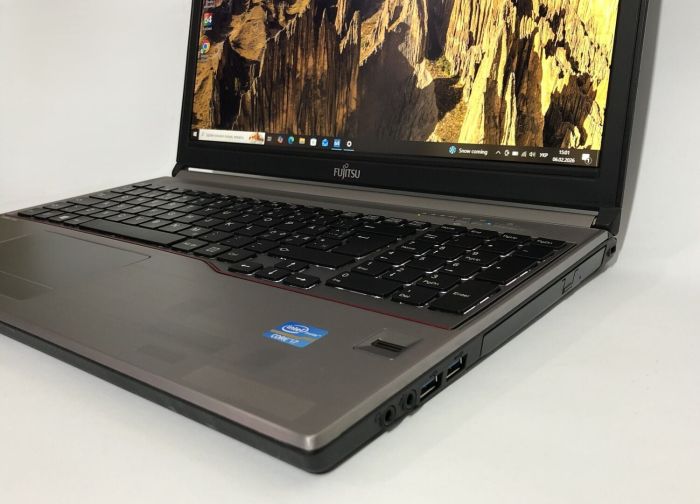 Ноутбук Б-клас Fujitsu LifeBook E753 / 15.6" (1920x1080) IPS / Intel Core i7-3632QM (4 (8) ядра по 2.2 - 3.2 GHz) / 8 GB DDR3 / 256 GB SSD / Intel HD Graphics 4000 / WebCam / DVD-ROM / Win 10 Pro б/в - зображення 9