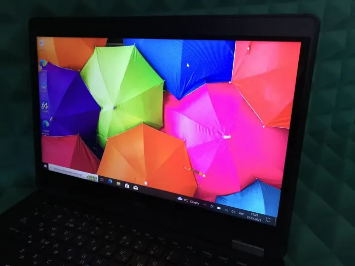 Ноутбук Б-класс Dell Latitude E5470 / 14" IPS Touch / Intel Core i5-6300U (2(4) ядра по 2.4-3 GHz) / 8GB DDR4 / 240GB SSD M.2 / HD Graphics 520 / WebCam / HDMI / Win 10 б/в - зображення 3