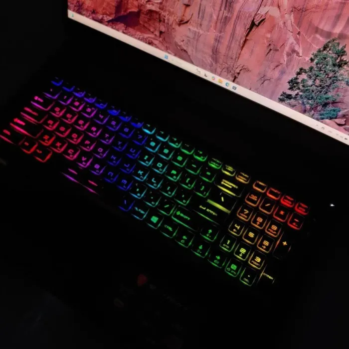 Ігровий ноутбук Б-клас MSI GL75 Leopard 10SDK / 17.3" (1920x1080) IPS / Intel Core i7-10750H (6 (12) ядер по 2.6 - 5.0 GHz) / 16 GB DDR4 / 512 GB SSD / nVidia GeForce GTX 1660 Ti, 6 GB GDDR6, 192-bit / WebCam / Win 11 б/в - зображення 6