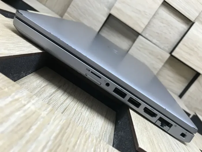 Ультрабук Б-клас Dell Latitude 5410 / 14" (1920x1080) IPS / Intel Core i5-10310U (4 (8) ядра по 1.7 - 4.4 GHz) / 8 GB DDR4 / 256 GB SSD M.2 / Intel UHD Graphics / WebCam / Windows 10 б/в - зображення 7