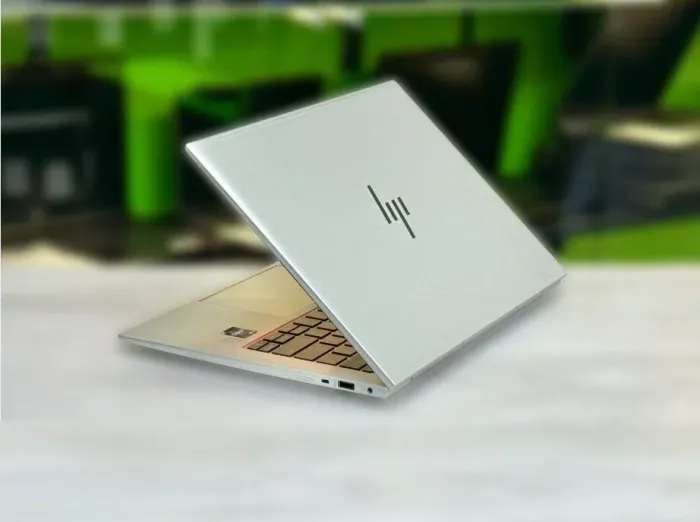 Ультрабук HP EliteBook 840 G10 / 14" (1920x1200) IPS / Intel Core i5-1345U (10 (12) ядер по 1.6 - 4.7 GHz) / 16 GB DDR5 / 256 GB SSD M.2 / Intel Iris Xe Graphics / WebCam / Win 11 Pro б/в - зображення 6