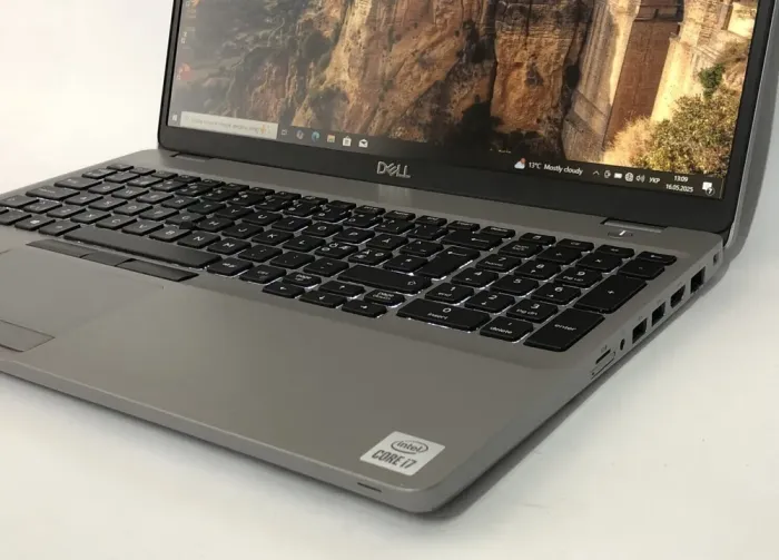 Мобільна робоча станція Dell Precision 3551 / 15,6" (1920x1080) IPS / Intel Core i7-10750H (6 (12) ядер по 2.6 - 5.0 GHz) / 16 GB DDR4 / 1000 GB SSD NVMe / nVidia Quadro P620, 4 GB GDDR5, 128-bit / WebCam / Win 10 Pro б/в - зображення 9