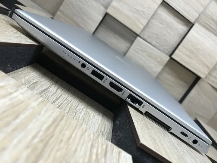 Ультрабук Б-клас HP EliteBook 830 G6 / 13.3" (1920x1080) IPS / Intel Core i5-8365U (4 (8) ядра по 1.6 - 4.1 GHz) / 8 GB DDR4 / 256 GB SSD / Intel UHD Graphics / WebCam / HDMI б/в - зображення 6