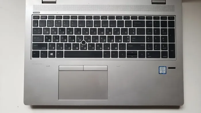 Ноутбук HP ProBook 650 G4 / 15.6" (1920x1080) IPS / Intel Core i5-8350U (4 (8) ядра по 1.7 - 3.6 GHz) / 8 GB DDR4 / 128 GB SSD + 500 GB HDD / Intel HD Graphics 620 / WebCam б/в - зображення 3