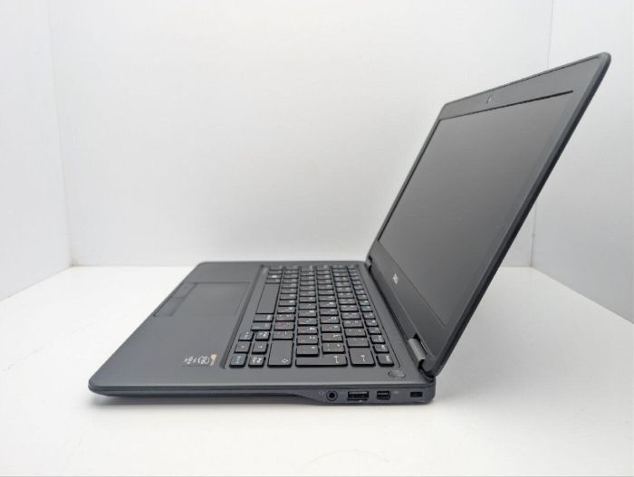 Нетбук Dell Latitude E7250 / 12,5" (1366x768) TN / Intel Core i7-5600U (2 (4) ядра по 2,6 - 3,2 ГГц) / 8 ГБ DDR3 / 120 ГБ SSD / Intel HD Graphics 5500 / Веб-камера / АКБ не тримає заряд б/в - зображення 5