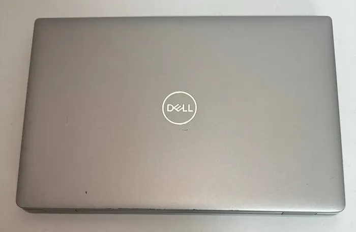 Ультрабук Б-клас Dell Latitude 5520 / 15.6" (1920x1080) IPS / Intel Core i5-1145G7 (4 (8) ядра по 2.6 - 4.4 GHz) / 16 GB DDR4 / 256 GB SSD / Intel Iris Xe Graphics / WebCam / Win 11 Pro б/в - зображення 3