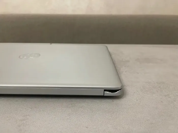 Ноутбук Б-класс HP Pavilion 15-da0073wm / 15.6" TN Touch / Intel Core i7-8550U (4(8) ядра по 1.8-4 GHz) / 8GB DDR4 / 256GB SSD M.2 / UHD Graphics 620 / WebCam / DVD-RW / HDMI б/в - зображення 8