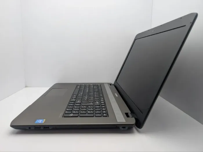 Ноутбук Medion Akoya E7226 / 17.3" (1600x900) TN / Intel Celeron N2930 (4 ядра по 1.83 - 2.16 GHz) / 8 GB DDR3 / 120 GB SSD / Intel HD Graphics / WebCam / АКБ не тримає заряд б/в - зображення 5