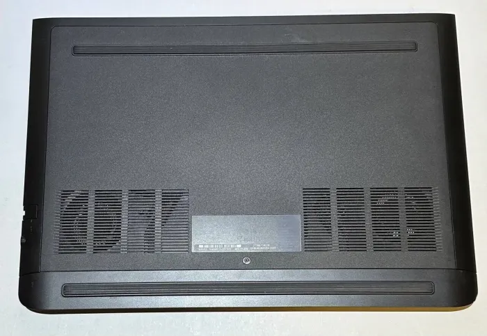 Ігровий ноутбук Dell G7 7588 / 15,6" (1920x1080) IPS / Intel Core i7-8750H (6 (12) ядер по 2,2 - 4,1 ГГц) / 16 ГБ DDR4 / 360 ГБ SSD / nVidia GeForce GTX 1060, 6 ГБ GDDR5, 192-біт / Веб-камера б/в - зображення 7