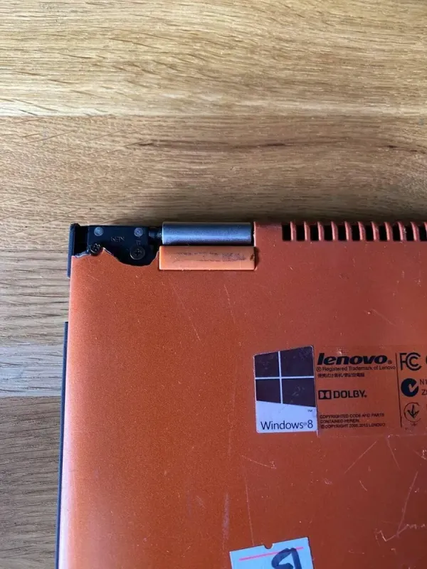 Ноутбук-трансформер Б-клас Lenovo Yoga 2 Pro / 13.3" (3200x1800) TN Touch / Intel Core i7-4500U (2 (4) ядра по 1.8 - 3.0 GHz) / 8 GB DDR3 / 256 GB SSD / Intel HD Graphics 4400 / WebCam б/в - зображення 3