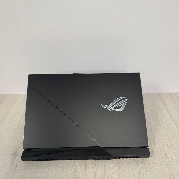 Ігровий ноутбук Б-класу Asus ROG Strix SCAR 17 G733PZV / 17.3" (2560x1440) IPS / AMD Ryzen 9 7945HX (16 (32) ядра по 2,5 - 5,4 ГГц) / 16 ГБ DDR5 / 512 ГБ SSD M.2 / nVidia GeForce RTX 4080, 12 ГБ GDDR6X, 192-bit / WebCam б/в - зображення 7