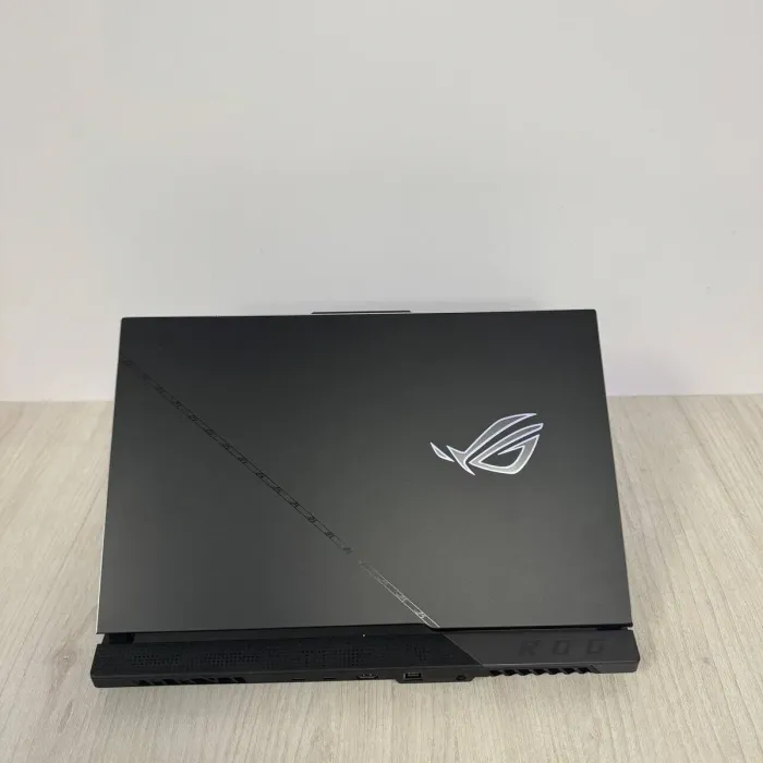 Ігровий ноутбук Б-класу Asus ROG Strix SCAR 17 G733PZV / 17.3" (2560x1440) IPS / AMD Ryzen 9 7945HX (16 (32) ядра по 2,5 - 5,4 ГГц) / 16 ГБ DDR5 / 512 ГБ SSD M.2 / nVidia GeForce RTX 4080, 12 ГБ GDDR6X, 192-bit / WebCam б/в - зображення 7