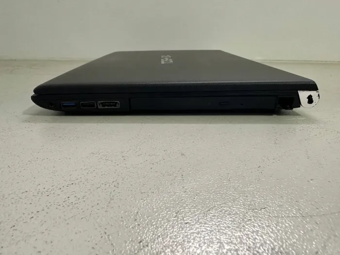 Ноутбук Б-клас Toshiba Tecra R950 / 15.6" (1600x900) TN / Intel Core i5-3320M (2 (4) ядра по 2.6 - 3.3 GHz) / 8 GB DDR3 / 240 GB SSD / Intel HD Graphics 4000 / WebCam / DVD-ROM / VGA б/в - зображення 4