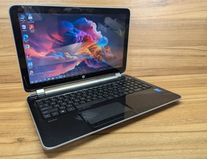 Ноутбук HP Pavilion 15-n040us / 15.6" (1366x768) TN Touch / Intel Core i3-4005U (2 (4) ядра по 1.7 GHz) / 8 GB DDR3 / 240 GB SSD / Intel HD Graphics 4400 / WebCam / Windows 10 б/в - зображення 4