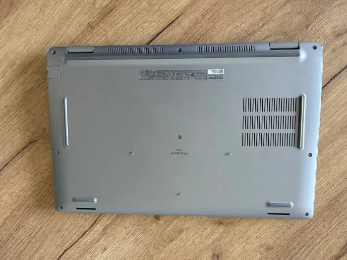 Мобільна робоча станція Dell Precision 3570 / 15.6" (1920x1080) IPS / Intel Core i5-1235U (10 (12) ядер по 3.3 - 4.4 GHz) / 16 GB DDR4 / 256 GB SSD M.2 / nVidia T550, 4 GB GDDR6, 64-bit / WebCam б/в - зображення 6