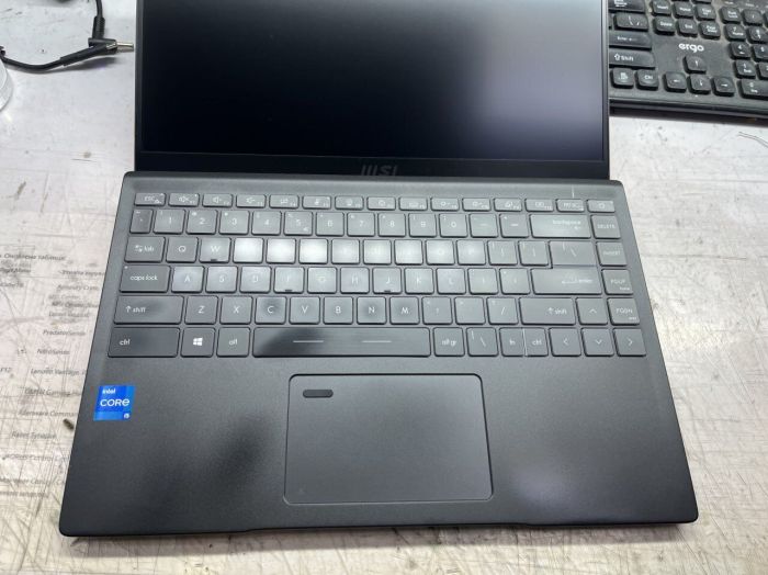 Ультрабук Б-класс MSI Summit B14 A11M-077US / 14" (1920x1080) IPS / Intel Core i5-1135G7 (4 (8) ядра по 2.4 - 4.2 GHz) / 16 GB DDR4 / 512 GB SSD / Intel Iris Xe Graphics / WebCam б/в - изображение 6