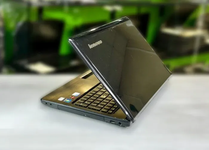 Ноутбук Б-клас Lenovo IdeaPad G570 / 15.6" (1366x768) TN / Intel Core i5-2430M (2 (4) ядра по 2.4 - 3.0 GHz) / 8 GB DDR3 / 256 GB SSD / AMD Radeon HD 6370M, 1 GB GDDR3, 128-bit / WebCam / DVD-RW б/в - зображення 5