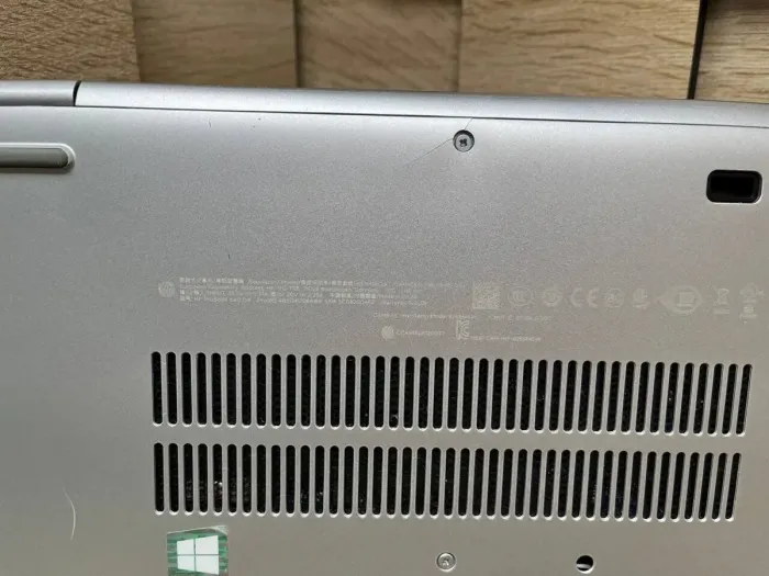 Ноутбук Б-клас HP Probook 640 G4 / 14" (1366x768) TN / Intel Core i5-7300U (2 (4) ядра по 2.6 - 3.5 GHz) / 8 GB DDR4 / 256 GB SSD / Intel HD Graphics 620 / WebCam / Fingerprint / HDMI б/в - зображення 10