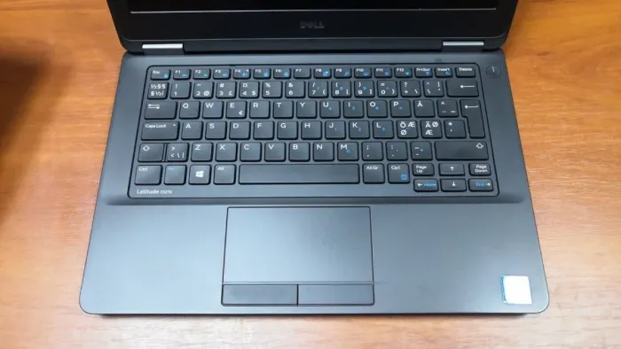 Нетбук Dell Latitude 12 E5270 / 12.5" (1366x768) TN / Intel Core i5-6200U (2 (4) ядра по 2.3 - 2.8 GHz) / 8 GB DDR3 / 128 GB SSD / Intel HD Graphics 520 / WebCam / Win 10 Pro б/в - зображення 3